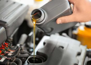 Features of Engine Oil Replacement Based on the Type of Grease