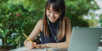 Student’s Guide on Speeding Up the Essay Writing Process