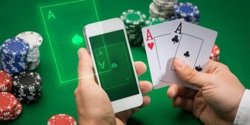 The Pros and Cons of an Online Casino