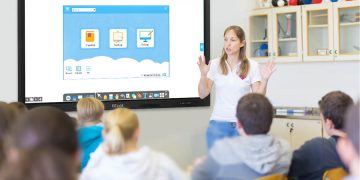How to Choose the Right Interactive Flat Panel for Your School in Kolkata