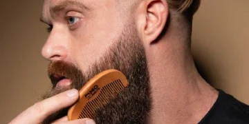 Know the Benefits of Combing Your Beard